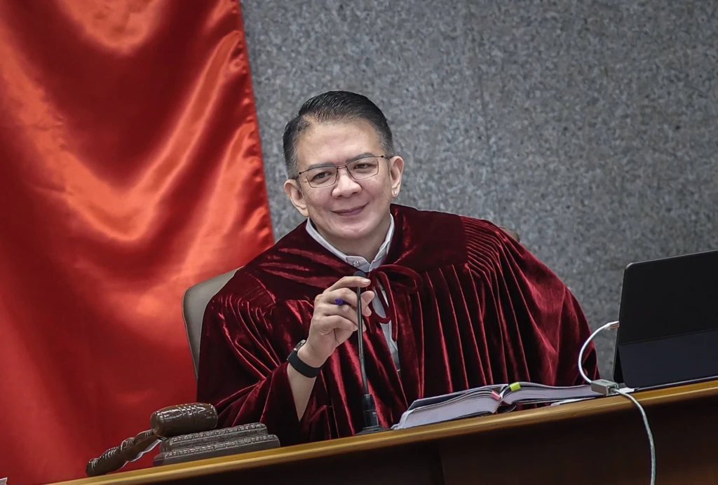 CHIZ ESCUDERO