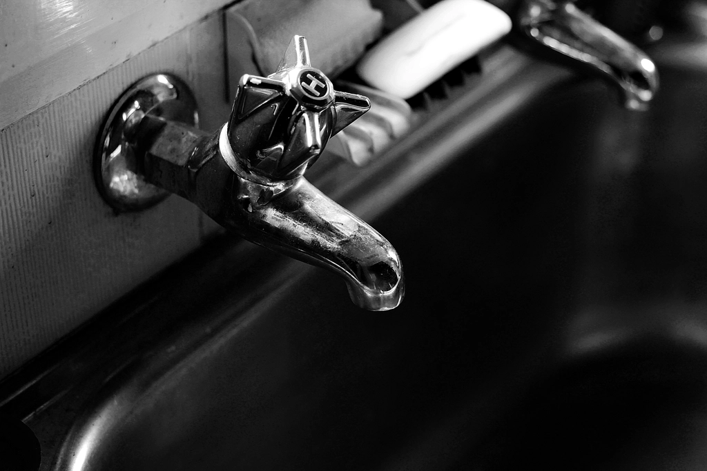 Free water faucet closeup image